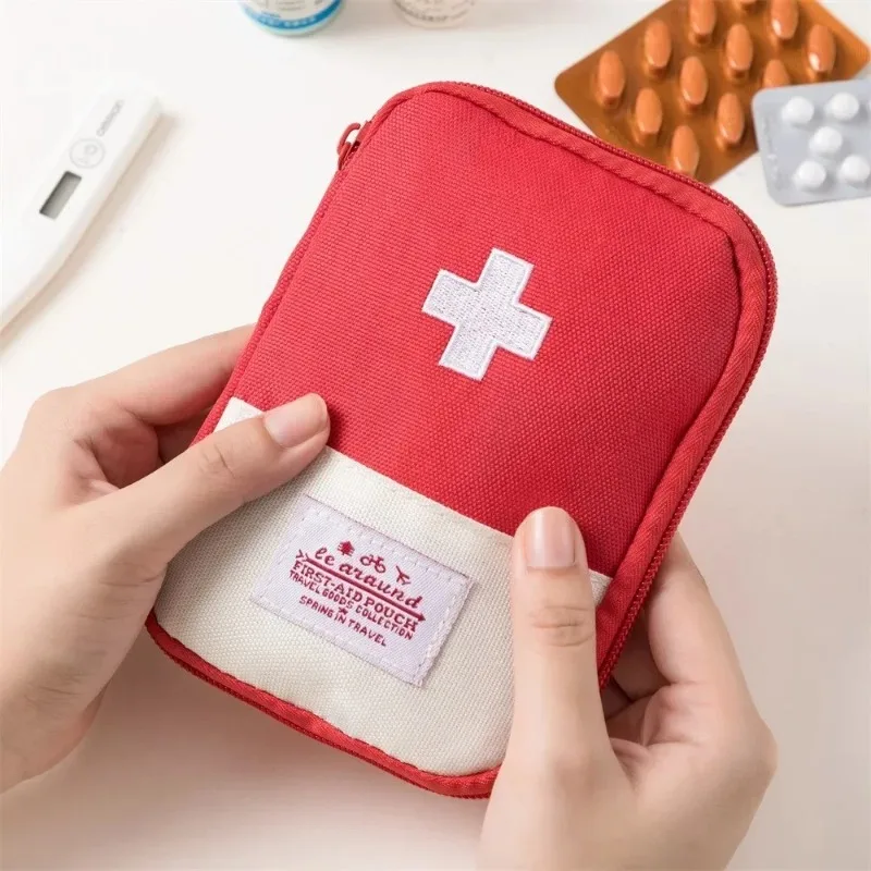 ชุดปฐมพยาบาลแบบพกพากระเป๋ายาทา - Outdoor Camping Stores บทวิจารณ์และราคา